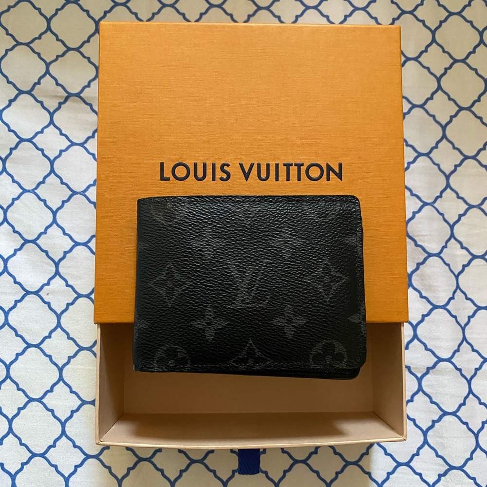 Louis Vuitton Men’s Multiple wallet